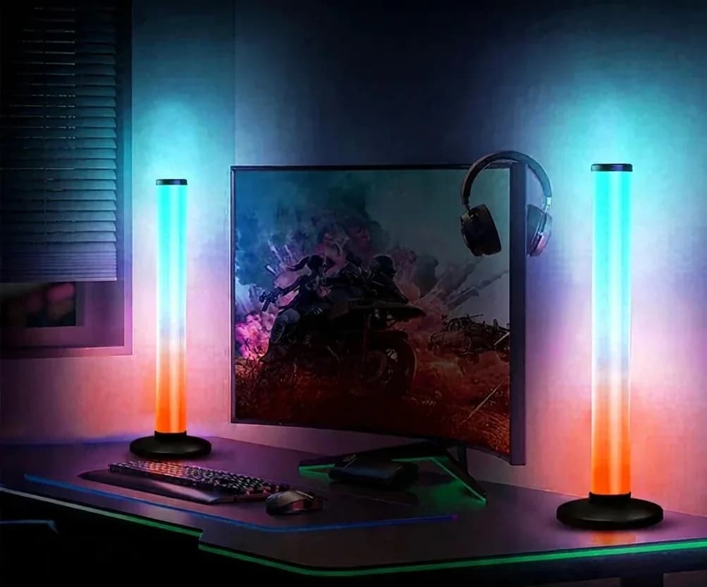 360-stupňová RGB stolná lampa reagujúca na zvuk s ovládaním cez aplikáciu a diaľkový ovládač