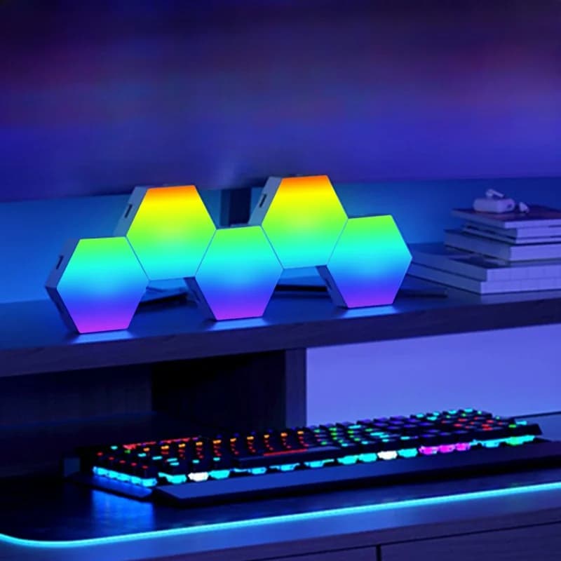 RGB hexagonálne svetelné panely reagujúce na zvuk s ovládaním cez aplikáciu