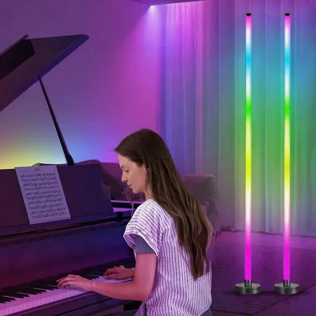 RGB stojaca lampa so synchronizáciou hudby, 360° žiarenie, ovládanie cez aplikáciu pre gaming