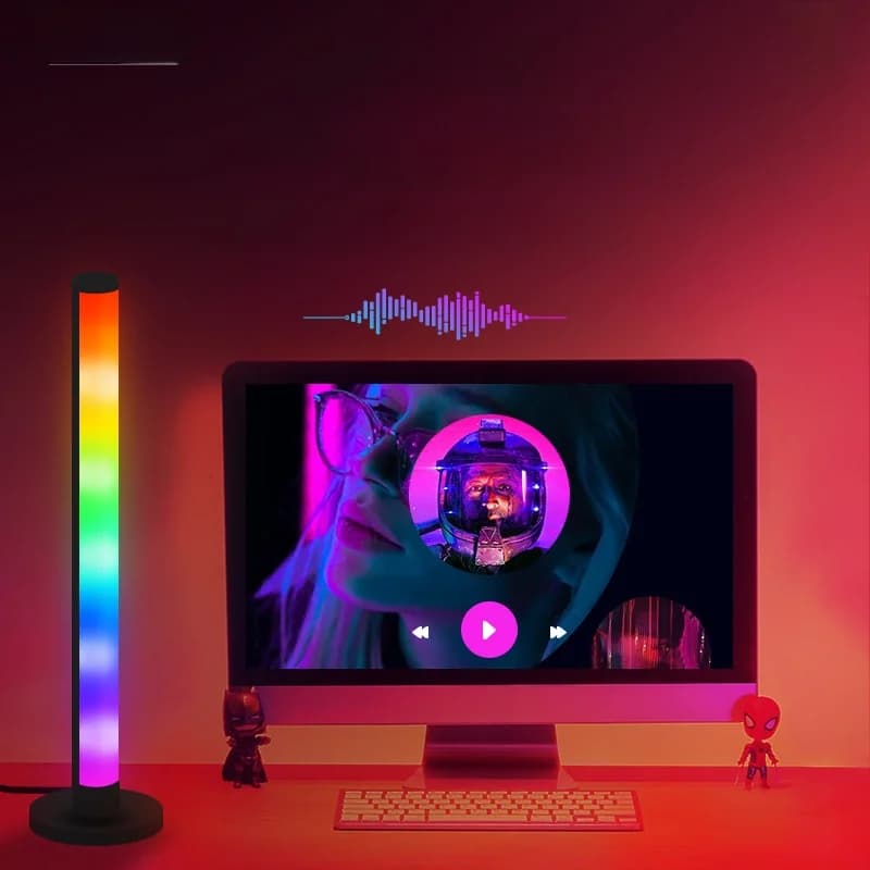 RGB LED stolná lampa reagujúca na zvuk s ovládaním cez aplikáciu